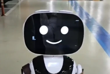 Timo AIサービスロボットがソウルの大型スーパーマーケットに導入:忙しい来客の迎え、警備のための空きパトロール